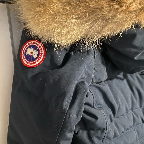 Women’s CANADA GOOSE jacket - Picture 2 of 4